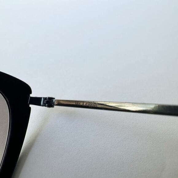 Garrett LeightCat Eye Beverly S Black Sunglasses with the case - Picture 8 of 9